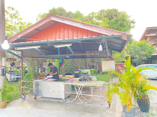 nasi lemak ayam goreng berempah