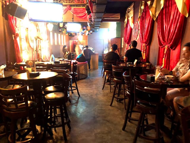 Garage Music & Bar