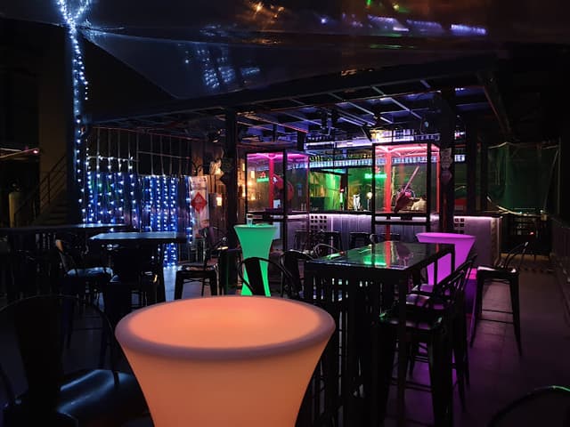 HH Rooftop Bar