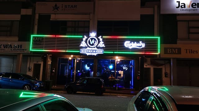 V9 Bistro & Pub
