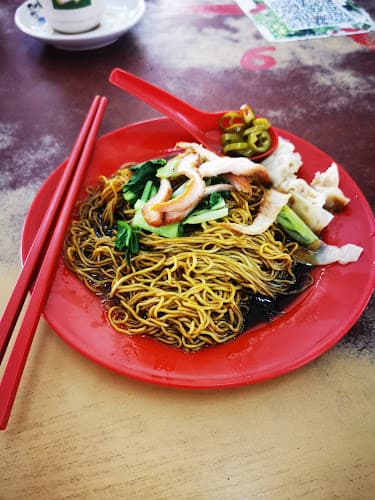 Lim Village Wan Thun Noodle 林家庄五香鸡脚云吞面