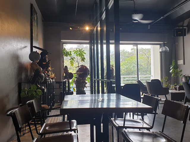 3 Leg Cat Cafe