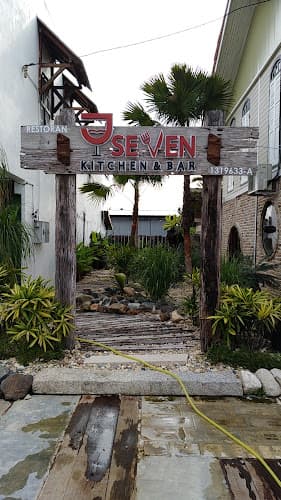 Seven kithen & bar