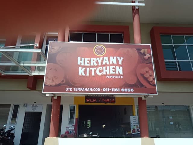 Heryany Kitchen