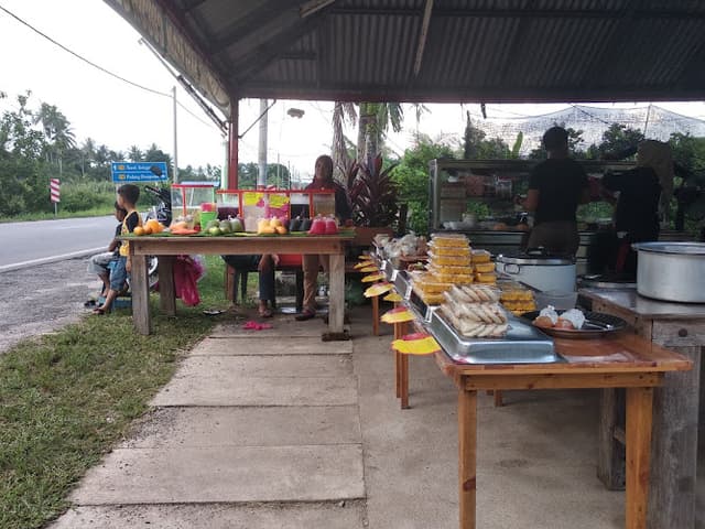 Nasi Lemak Berlauk Pak Aji