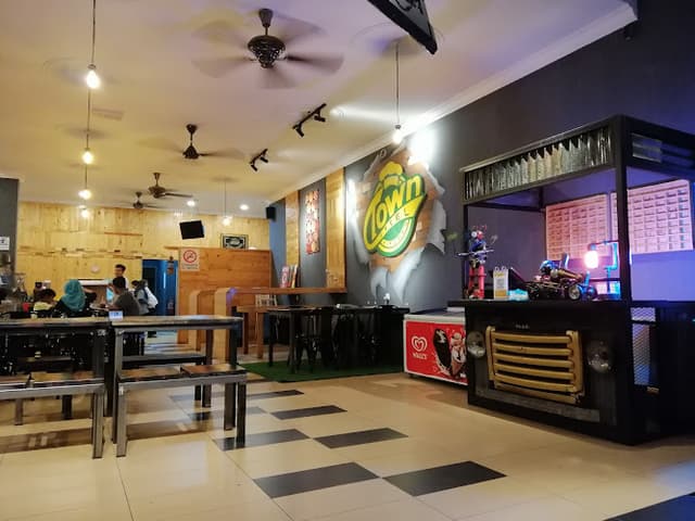 TOWN STEEL KITCHEN