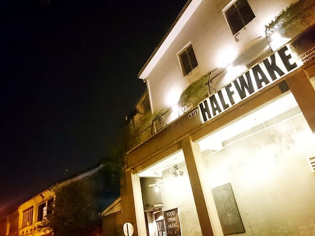 Halfwake Cafe