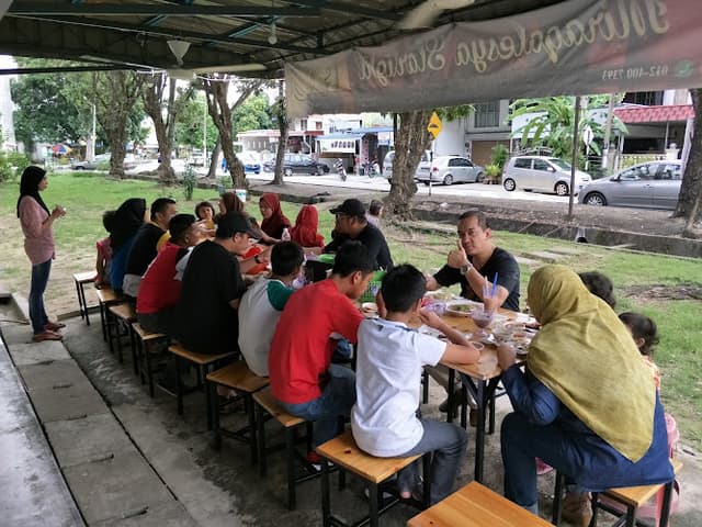 Miraqalesya Starlight Boutique & Cafe