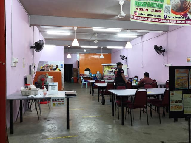 Putra Cafe