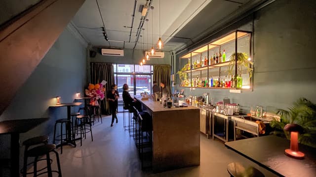 Nomad Bar