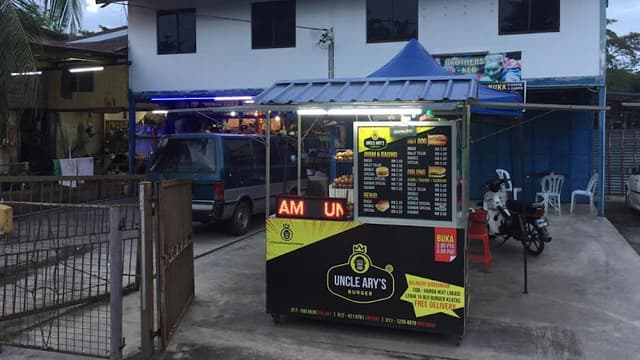 Uncle Ary's Burger