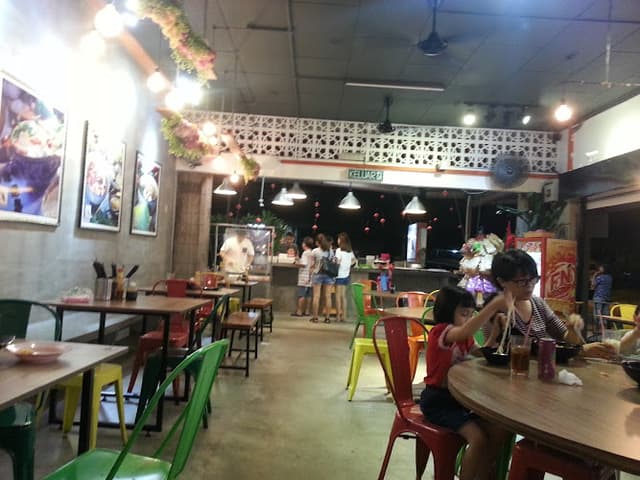 Kampung Bi Seafood Noodles House