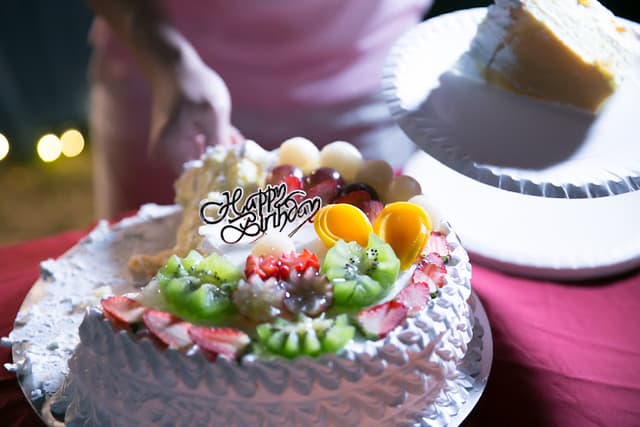 Lily Bakery & Kitchen