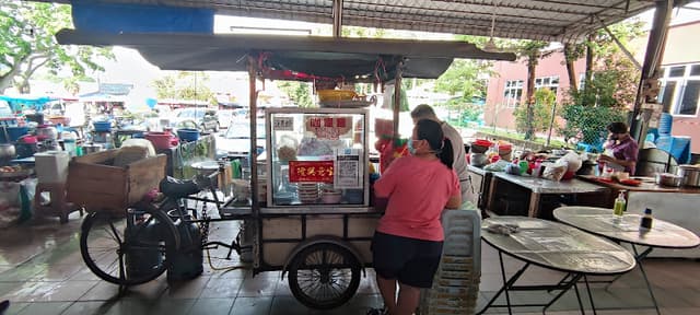 Tricycle Curry Mee