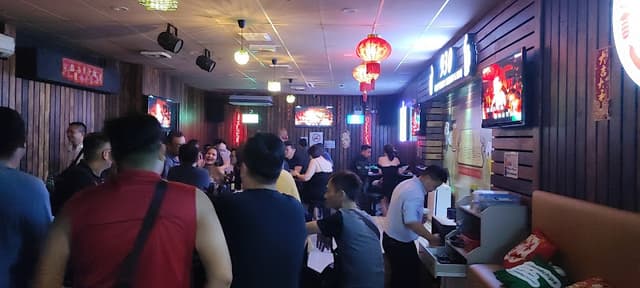 930 Nine Thirty Bistro & Pub