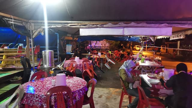 gerai kerang rebus teluk ipil