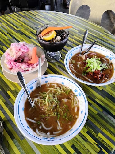 Pak Din Laksa