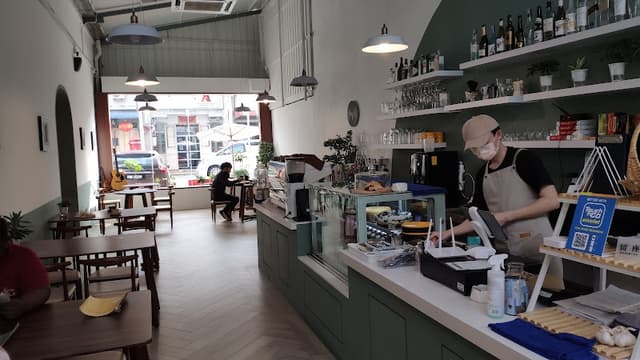Unknown Café & Bistro