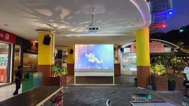 STARARK PLANET SPORTS BAR