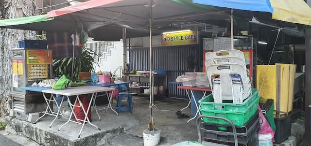 Old style cafe (good curry mee)
