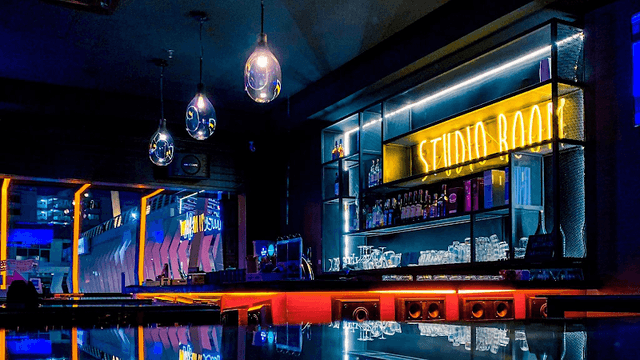 Studio Room Karaoke Bar 唱霸