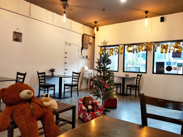 Little Warm Cafe
