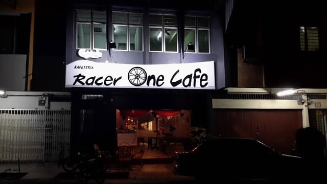 Racer one cafe