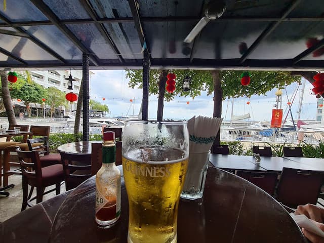 Healy Mac's Irish Bar & Restaurant